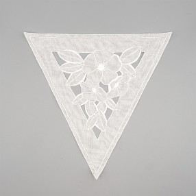 FLORAL TRIANGLE EMBROIDERED MOTIF  - WHITE