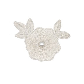 METALLIC FLOWER EMBROIDERED MOTIF WITH BEADS - WHITE