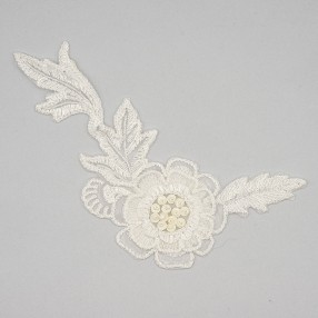 IRON-ON FLOWER EMBROIDERED MOTIF WITH SEQUINS - WHITE