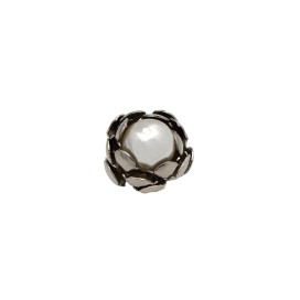 JEWEL METAL BUTTON FLOWER DESIGN WITH PEARL - SILVER