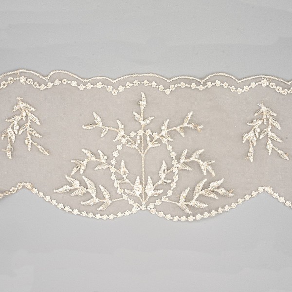 EMBROIDERED FLORAL MACRAME BORDER LACE - BEIGE