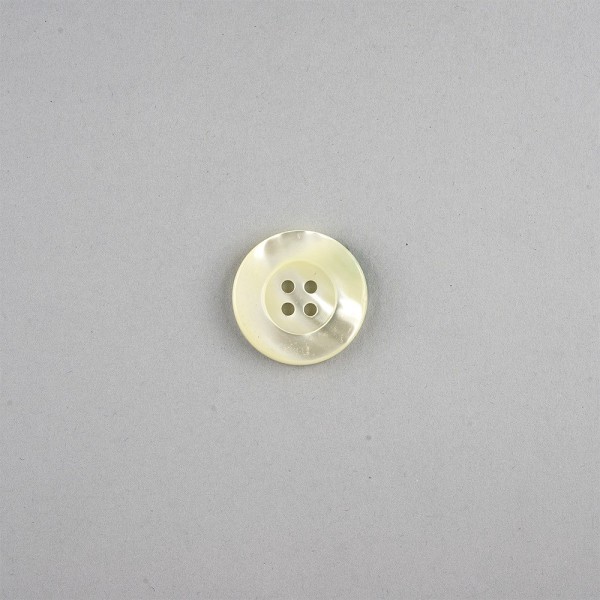 4-HOLE TROCAS SHELL BUTTON WITH RIM - WHITE