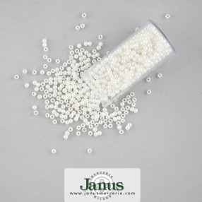plastic-beads-3mm-white